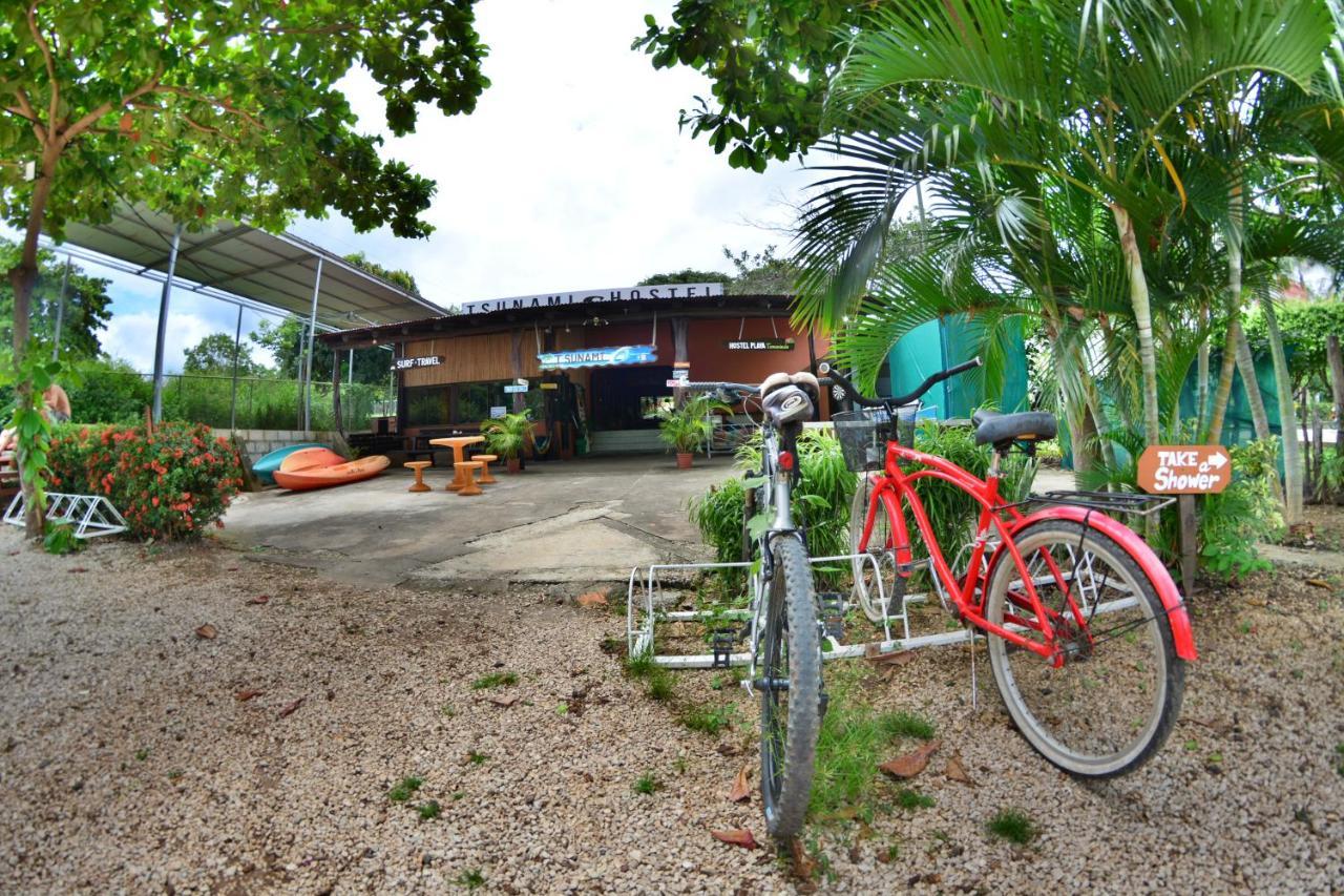 Tsunami Hostel Tamarindo Exterior foto