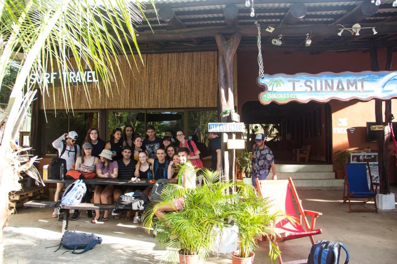 Tsunami Hostel Tamarindo Exterior foto